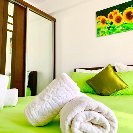 Elyse Comfortable Apartment Close To Palas Mall Яш Екстериор снимка