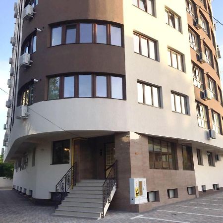 Elyse Comfortable Apartment Close To Palas Mall Яш Екстериор снимка