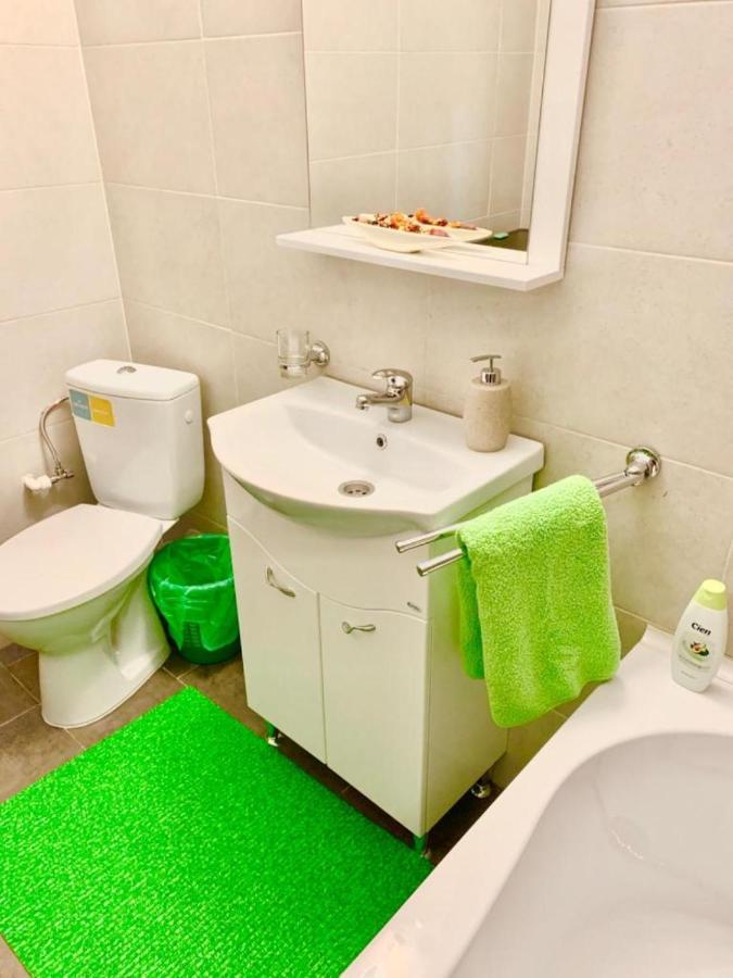 Elyse Comfortable Apartment Close To Palas Mall Яш Екстериор снимка