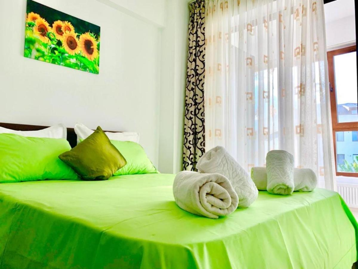 Elyse Comfortable Apartment Close To Palas Mall Яш Екстериор снимка
