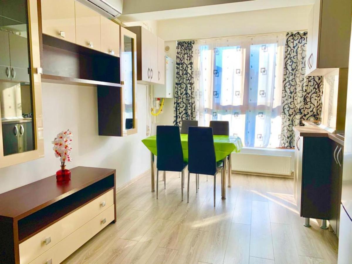 Elyse Comfortable Apartment Close To Palas Mall Яш Екстериор снимка