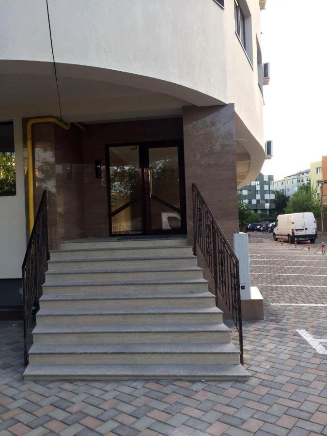 Elyse Comfortable Apartment Close To Palas Mall Яш Екстериор снимка
