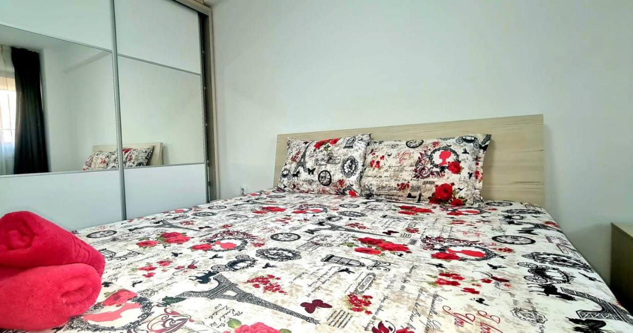 Elyse Comfortable Apartment Close To Palas Mall Яш Екстериор снимка